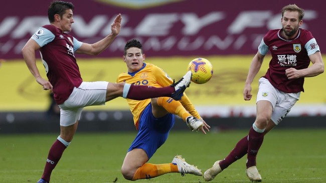 Everton harus puas bermain imbang melawan Burnley dalam laga Liga Inggris di Turf Moor, Sabtu (5/12).