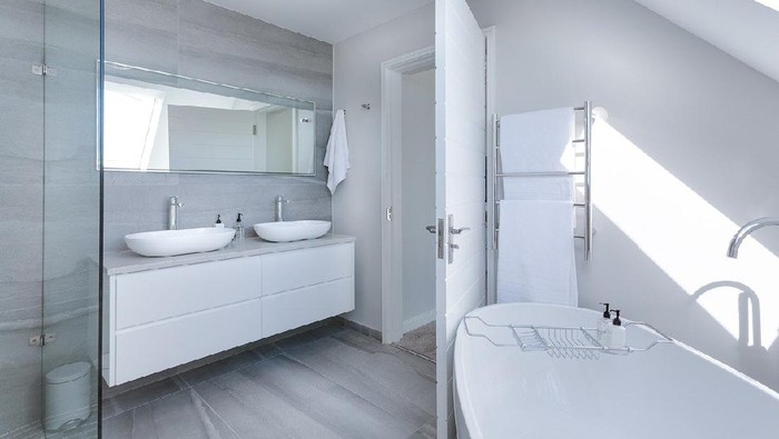 Membersihkan kerak kamar mandi/sumber:pixabay.com