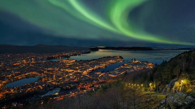 "Tidak ada cuaca buruk, yang ada hanya pakaian yang tidak sesuai," kata istri saya mengenai cuaca yang selalu mendung di kota Bergen, Norwegia.
