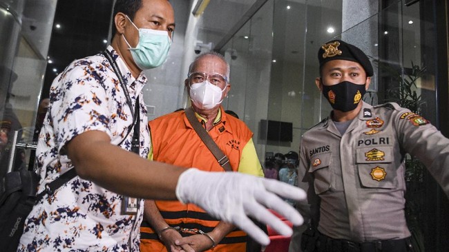 KPK resmi menahan Bupati Banggai Laut, Sulawesi Tengah, Wenny Bukamo selama 20 hari di Rumah Tahanan Negara (Rutan) Polda Metro Jaya.