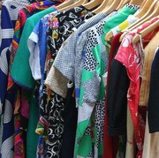 Lagi Naik Daun, Ini Tips Berbisnis Pakaian Thrift Cepat Laku