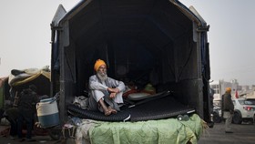 FOTO: Petani India Kepung Ibu Kota Tuntut UU Pertanian Baru
