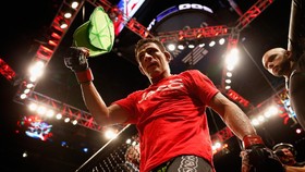 Hasil UFC: Fiziev Pukul KO Mantan Juara Dos Anjos