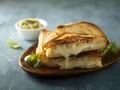 Resep Praktis Sahur: Caramelized Onion Mustard Cheese Toast