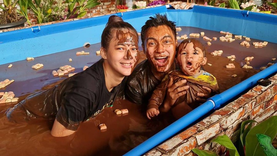Baim Wong dan keluarga Baim Wong dan keluarga