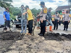 Bupati Banjarnegara Perbaiki Jalan Provinsi Rusak, Ini Pesannya untuk Ganjar