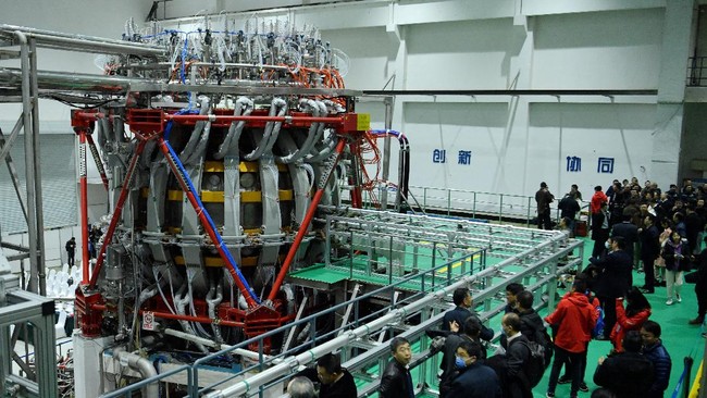 Alat fusi nuklir China bernama HL-2M Tokamak yang sering disebut 'matahari buatan' telah berhasil dinyalakan.
