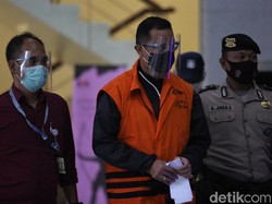Sumber Anggaran Bansos, Golden Truly Terhantam Corona