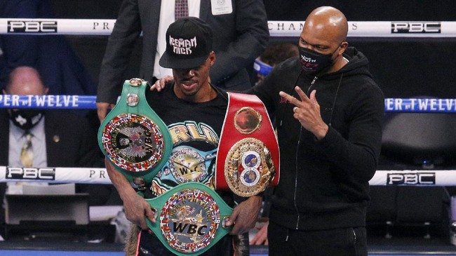 FOTO: Tumbangkan Garcia, Spence Jr. Masih Tak Terkalahkan
