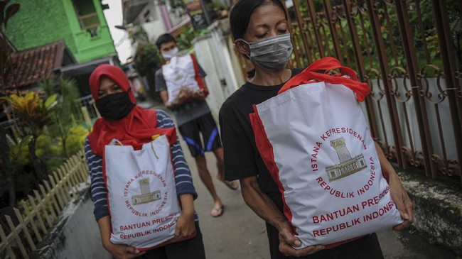 PDIP membantah turut menerima hasil tindak pidana korupsi bansos. KPK masih terus mendalami keterlibatan partai politik.