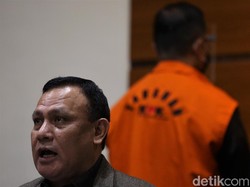 Melihat Lagi Cara KPK Era Firli Bahuri cs Pamerkan Tersangka