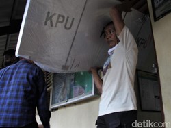 KPU Kota Bandung Mulai Distribusi Logistik Pilkada Serentak ke 30 Kecamatan