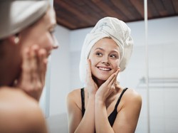 7 Micellar Water untuk Membersihkan Wajah Sekaligus Mengatasi Kulit Kusam