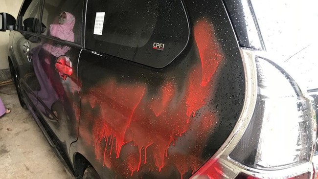 Ketua PA 212 Slamet Maarif mengaku mendapat teror setelah mobilnya dirusak orang tak dikenal pada Minggu (6/12) dini hari.