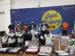 OTT Kemensos, KPK Amankan 3 Mobil Diduga Dibeli dari Uang Bansos