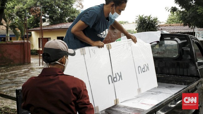 LSI Denny JA menyatakan pasangan Danny Pomanto-Fatmawati unggul dengan suara masuk 93 persen.