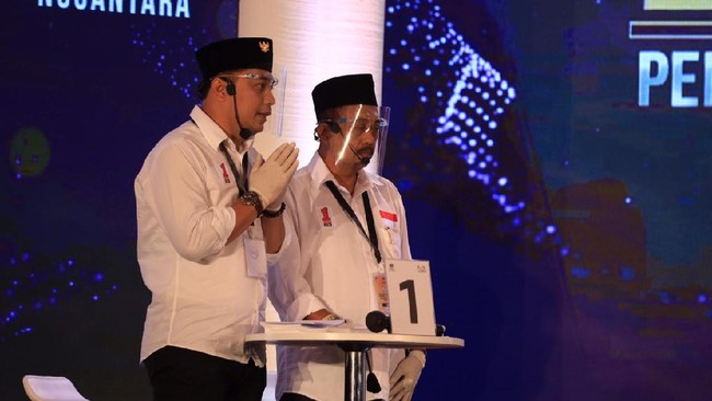 Wali Kota Surabaya Eri Cahyadi menyatakan wilayahnya dalam keadaan genting melawan Covid-19. Pemkot akan menjaring relawan untuk menghadapi Covid-19.