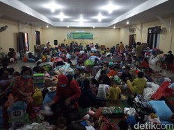 H+3 Banjir Terjang Medan, Warga Masih Bertahan di Posko Pengungsian