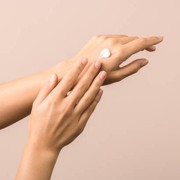 Rekomendasi 3 Hand Sanitizer Cream Buat Kamu Si Kulit Kering