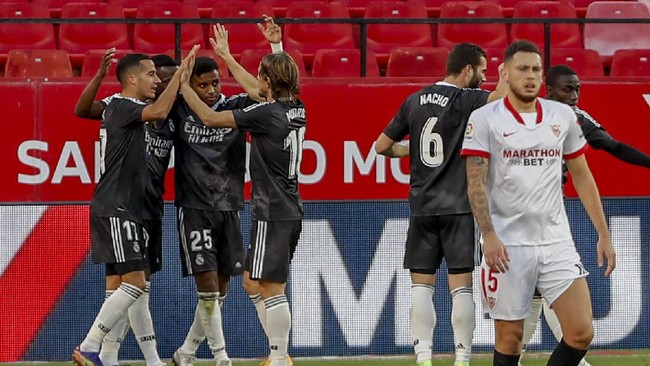 Real Madrid mengalahkan Sevilla 1-0 pada pekan ke-12 Liga Spanyol di Ramon Sanchez Pizjuan, Sabtu (5/12) waktu setempat.