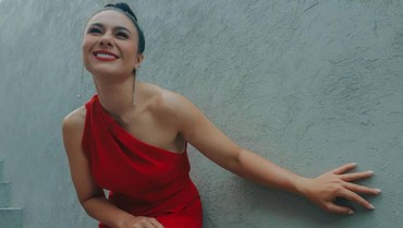 Wulan Guritno Pamer Foto Paha Mulus, Netizen: Jadi Melek