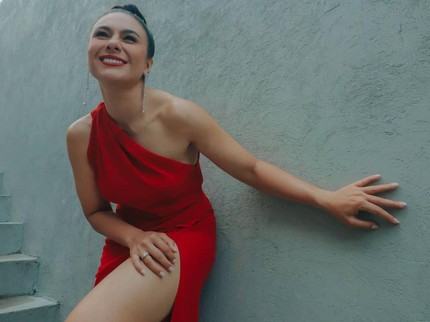 5 Potret Wulan Guritno di Usia Hampir 40, Makin Cantik & Seksi