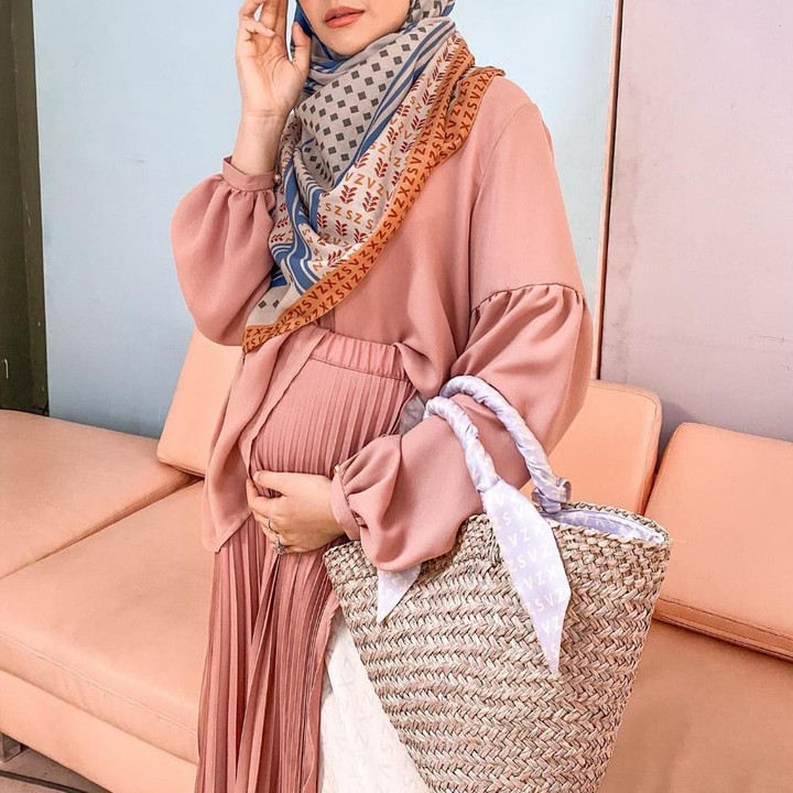 <p>Kehamilan anak pertama ini membuat Zaskia sering mual dan muntah sepanjang hari, Bunda. (Foto: Instagram @zaskiasungkar15)</p>