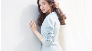 7 Gaya Fashion Song Hye Kyo yang Bikin Awet Muda di Usia 39