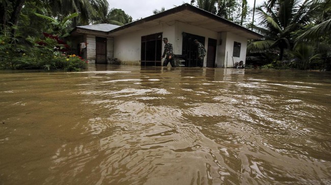 Banjir di Aceh Utara tercatat dalam ketinggian air bervariasi antara 50-80 cm. 2.087 orang terpaksa mengungsi di sejumlah titik.