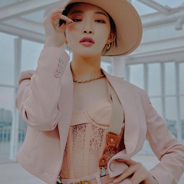 Lirik Lagu Bicycle - Chung Ha