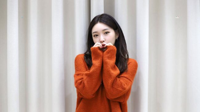 Chungha menuliskan surat kepada penggemarnya untuk tidak khawatir terkait dirinya yang dinyatakan positif Covid-19.