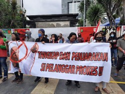 Demo di Polda Metro, Massa Tuntut Habib Rizieq Ditangkap!