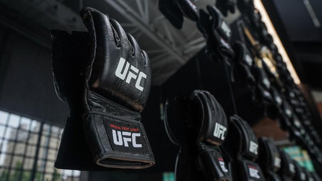 Michael Morales berhasil mengalahkan Gilbert Burns dalam laga UFC Fight Night di Las Vegas, Minggu (18/5) pagi WIB.