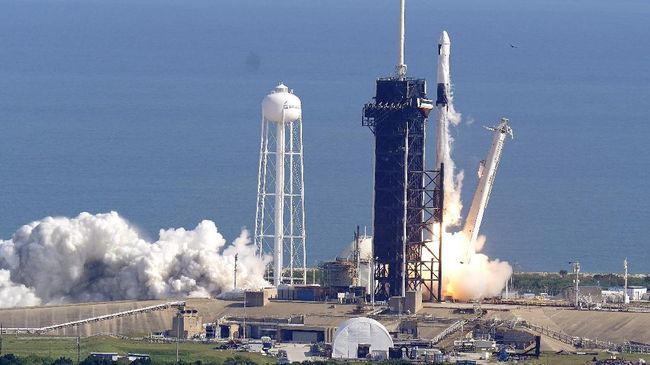 SpaceX membangun landasan peluncuran roket luar angkasa baru sebagai bagian dari rencana eksplorasi ke Mars dan bulan awal tahun depan.