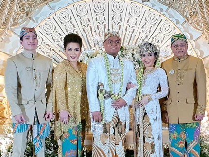 Putri Sulung Mario Teguh Nikah, Momen Sungkem Bikin Nangis Haru