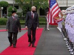 Prabowo Sambut Plt Menteri Pertahanan AS Christopher Miller