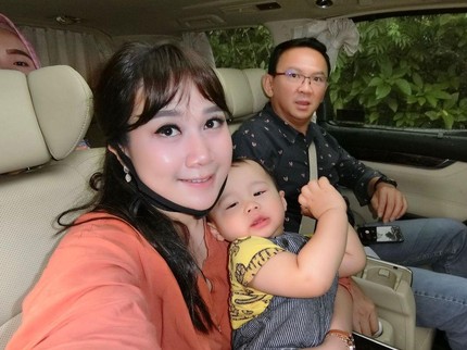 7 Potret Perubahan Puput Nastiti Setelah Jadi Istri Ahok, Makin Glowing Bun