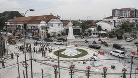 Malam Tahun Baru, Petugas Bubarkan Kerumunan di Titik Nol DIY