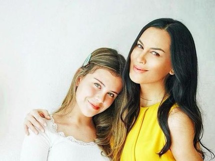 7 Potret Sophia Latjuba & Anak Kedua, Makin Cantik Seperti Kakak Adik