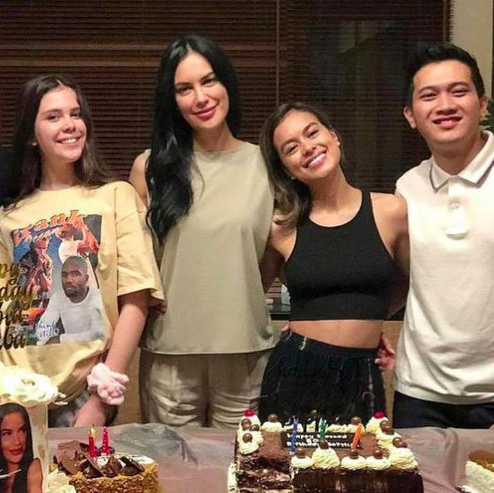 <p>Manuella Aziza ini merupakan anak Sophia Latjuba dan mantan suami keduanya, Michael A. Villareal. (Foto: Instagram @sophia_latjuba88)</p>