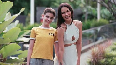 img-title Foto bareng Anak Bungsu, Wajah Awet Muda Sophia Latjuba Bikin Salah Fokus
