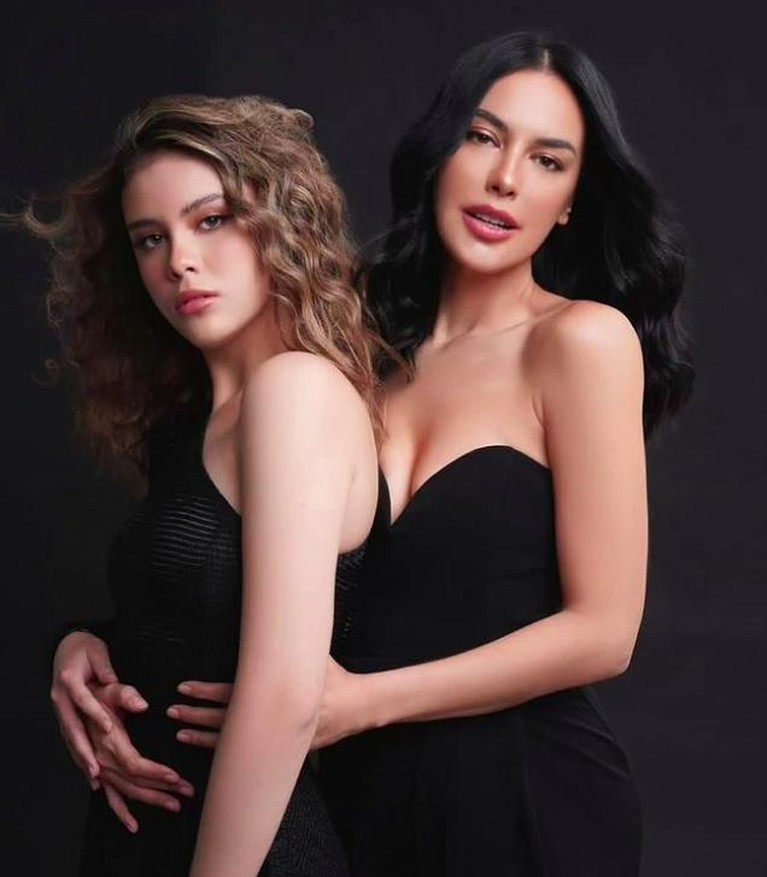 Sophia Latjuba dan Manuella Aziza Sophia Latjuba dan Manuella Aziza