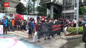VIDEO: Unjuk Rasa Tuntut Polisi Tangkap Rizieq Shihab