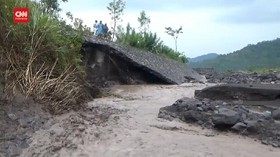 VIDEO: Tanggul Jebol Diterjang Lahar Dingin Semeru