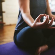 Tidak Hanya Menurunkan Berat Badan, Olahraga Yoga Ternyata Bermanfaat untuk Kesehatan Wanita