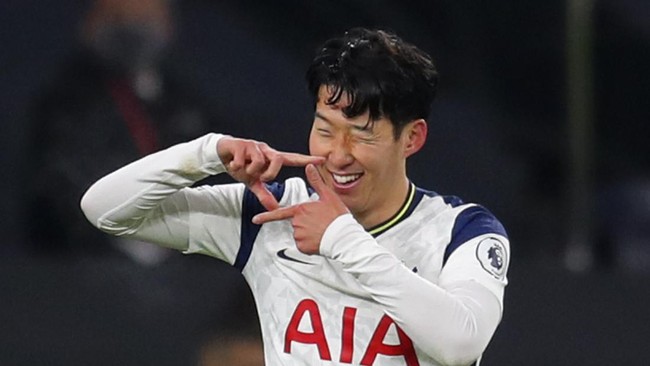 Penyerang Tottenham Hotspur Son Heung-min kembali memanaskan persaingan top skor Liga Inggris.