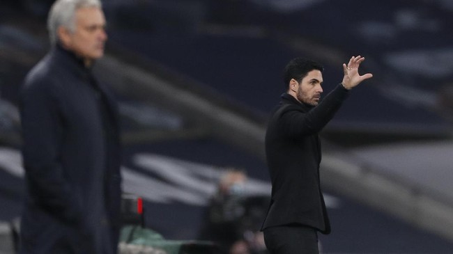 Penyerang Watford Troy Deeney merasa Mikel Arteta bakal dipecat Arsenal jika kembali kalah di Liga Inggris pada akhir pekan ini.