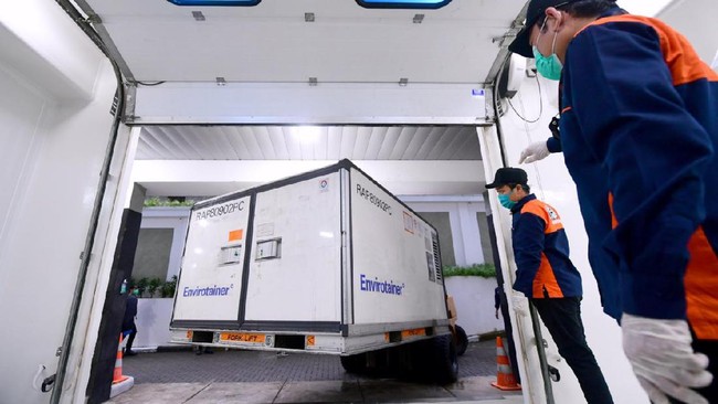 PT Bio Farma memperkirakan bila izin penggunaan darurat dari BPOM sudah keluar, proses vaksinasi Covid-19 sudah bisa dilakukan setidaknya mulai Februari 2021.