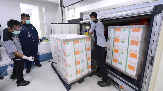 Bio Farma Siapkan 3 Juta Dosis Vaksin Covid untuk Nakes Direktur Utama Bio Farma Honesti Basyir menyebut vaksinasi tahap pertama ini diberikan kepada tenaga kesehatan di tujuh provinsi di Pulau Jawa dan Bali.