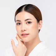 Wajah Glowing dengan Rangkaian Garnier Sakura White